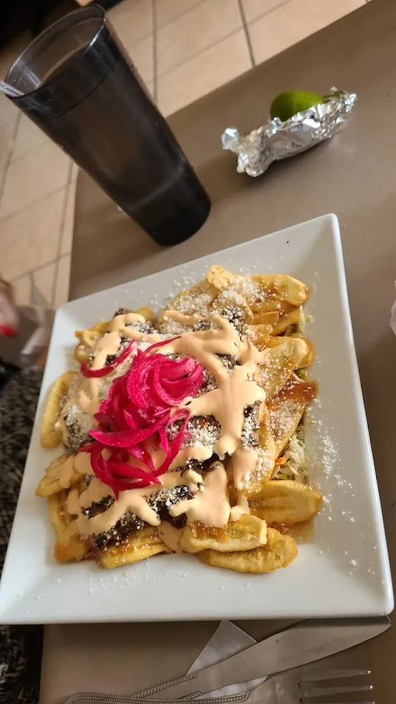 Carne a La Plancha Con Tajadas